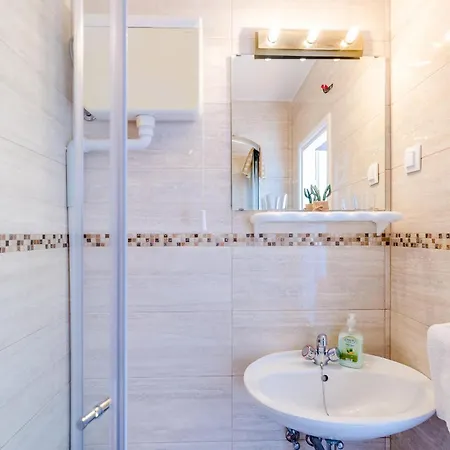 Holiday home Lovely In With Wifi Orasac