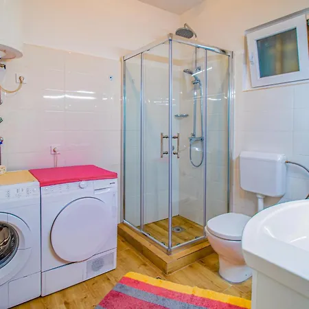 Lovely In With Wifi Holiday home