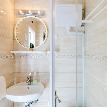 Holiday home Lovely In With Wifi